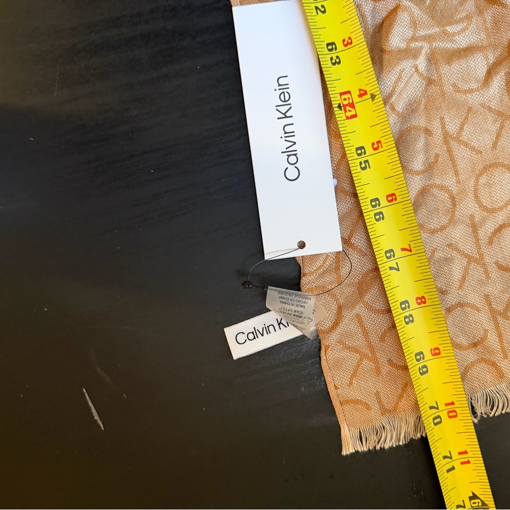 NWT Calvin Klein Tan Patterned Scarf - Picture 5 of 5